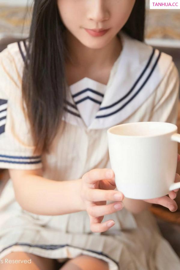   [XiuRen]高清写真图 2025.02.27 No.9942 刘婷婷 丝袜美腿第6张图片
